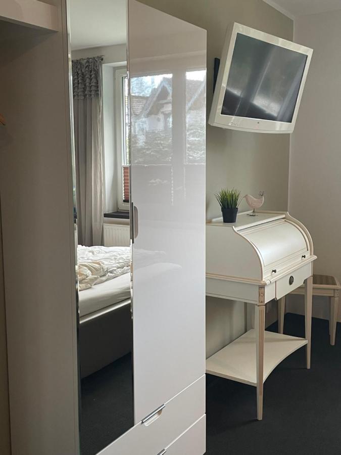 Weinhaus An Der Bergstrasse Apartment Hamburg Exterior photo